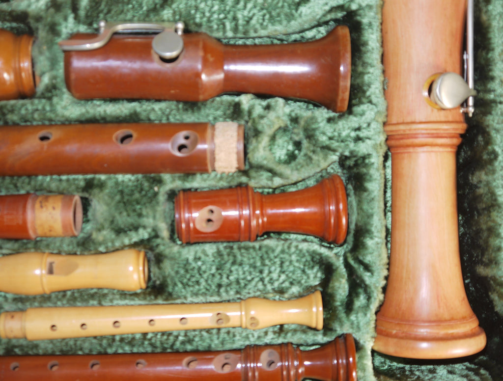 Large Recorder Case – Sopranino in F by Mollenhauer and Soprano in C, Alto in F, Tenor in C, Bass in F by Heinrichs, Model “Meister”