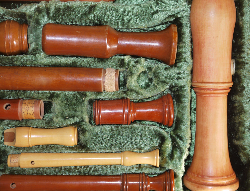 Large Recorder Case – Sopranino in F by Mollenhauer and Soprano in C, Alto in F, Tenor in C, Bass in F by Heinrichs, Model “Meister”